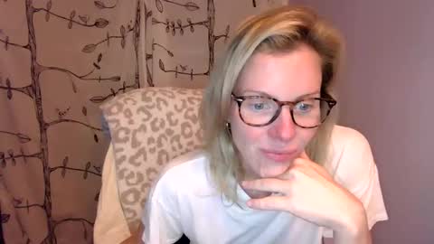 holly_bourbon online show from 11, 6, 2026