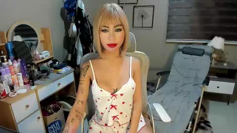 holly_cassandra online show from 20, 2, 2026
