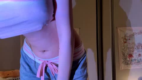 holly_sinner_ online show from 15, 4, 2026