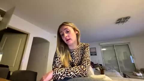 hollyandelon online show from 26, 10, 2025