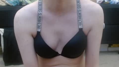 Holly Hawkes online show from 3, 3, 2025