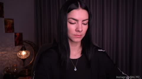 Holly Linder online show from 4, 12, 2024