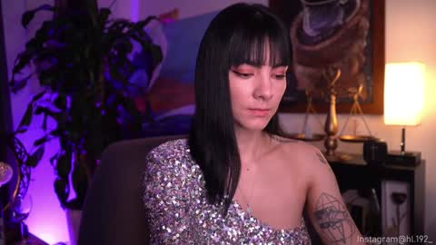 Holly Linder online show from 28, 12, 2024