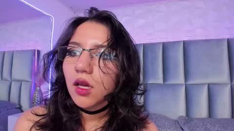 hollypeach_ online show from 18, 12, 2025