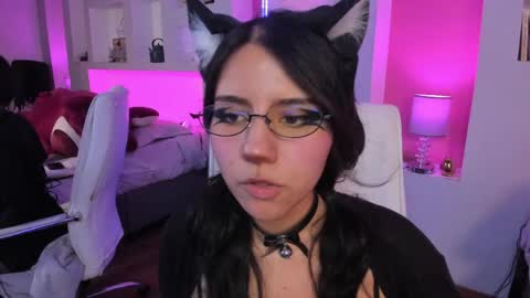 hollypeach_ online show from 13, 4, 2026