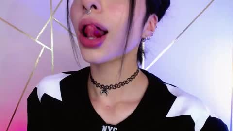 holly online show from 12, 3, 2025