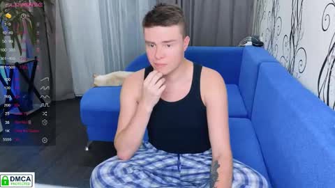 Snapshot of holy_eggs_00 chatting on 17, 11, 2025 holy_eggs_00 online show from 17, 11, 2025