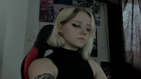 Snapshot of holy_mistresss chatting on 6, 7, 2026 holy_mistresss online show from 6, 7, 2026
