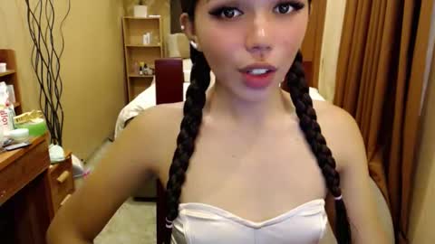 holy_molly1 online show from 20, 5, 2026