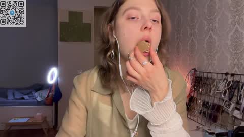 Snapshot of holydori chatting on 8, 2, 2025 dori not holy get my tg channel with link from description under last photo online show from 8, 2, 2025