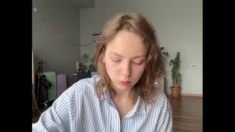 Snapshot of holydori chatting on 10, 9, 2025 dori not holy get my tg channel with link from description under last photo online show from 10, 9, 2025
