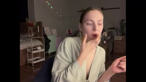 Snapshot of holydori chatting on 20, 9, 2025 dori not holy get my tg channel with link from description under last photo online show from 20, 9, 2025