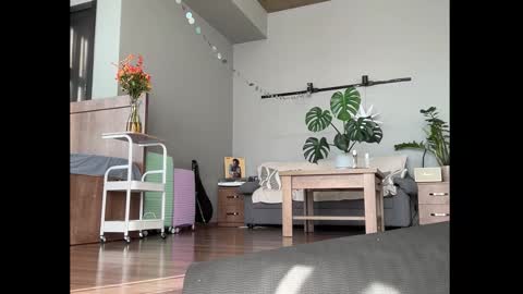 Snapshot of holydori chatting on 18, 11, 2025 dori not holy get my tg channel with link from description under last photo online show from 18, 11, 2025