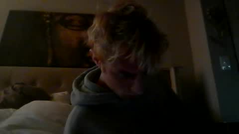 Snapshot of homelessblondie chatting on 14, 12, 2025 homelessblondie online show from 14, 12, 2025