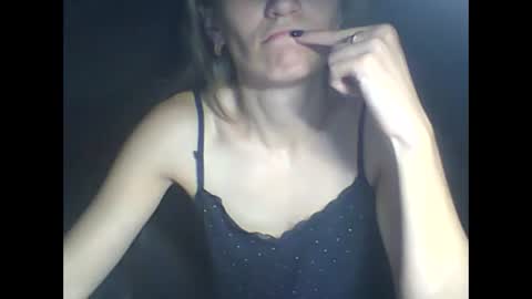 honey0bunny35 online show from 28, 1, 2025