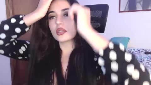 Honey Aynu online show from 14, 10, 2025