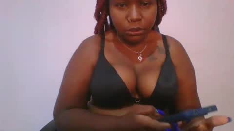 honey_beb online show from 6, 10, 2025