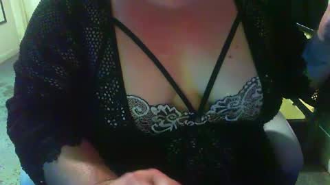 honey bee    online show from 27, 9, 2025