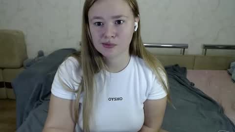 honey_caramelle online show from 12, 12, 2024