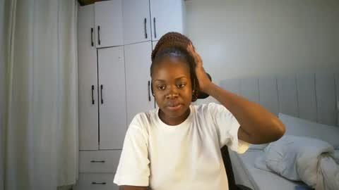 Snapshot of honey_drop1 chatting on 21, 4, 2026 honey drop online show from 21, 4, 2026