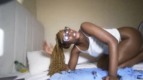 Snapshot of honey_drop1 chatting on 26, 5, 2026 honey drop online show from 26, 5, 2026