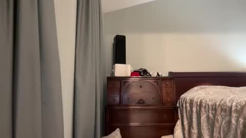 honey_man14 online show from 20, 4, 2026