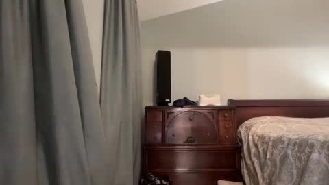 honey_man14 online show from 2, 6, 2026