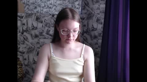Snapshot of honey_mood chatting on 12, 3, 2025 Lina online show from 12, 3, 2025