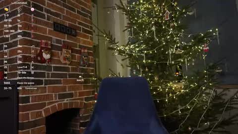 Snapshot of honey_pixie chatting on 24, 12, 2024 honey_pixie online show from 24, 12, 2024