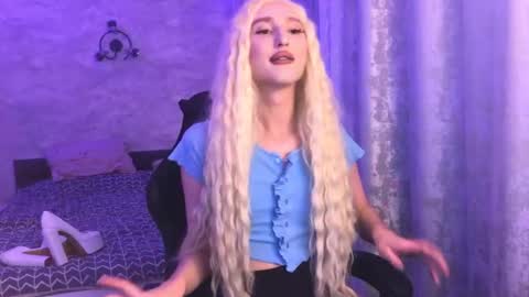 honey_sunset online show from 11, 9, 2025