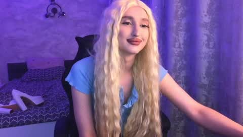 honey_sunset online show from 12, 9, 2025