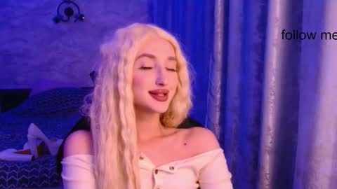 honey_sunset online show from 2, 11, 2025