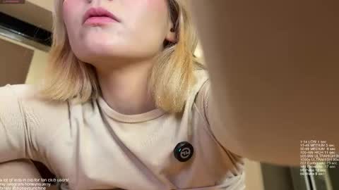 Snapshot of honey_sunshine chatting on 2, 5, 2026 Jenyanew vid how I squirt in forest in bio online show from 2, 5, 2026