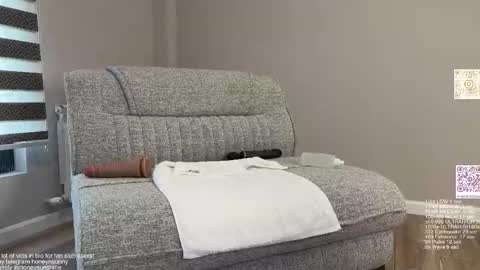 Snapshot of honey_sunshine chatting on 30, 5, 2026 Jenyanew vid how I squirt in forest in bio online show from 30, 5, 2026