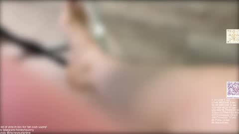 Snapshot of honey_sunshine chatting on 4, 6, 2026 Jenyanew vid how I squirt in forest in bio online show from 4, 6, 2026