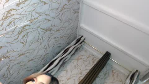 Snapshot of honey_swellens chatting on 18, 9, 2025 honey_swellens online show from 18, 9, 2025