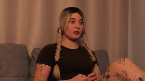 Snapshot of honeybae01 chatting on 29, 10, 2025 Mary online show from 29, 10, 2025