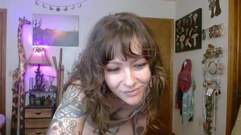 Honey Bee online show from 19, 12, 2024