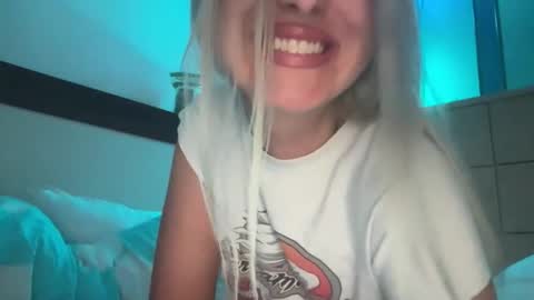 honeybun_z online show from 14, 12, 2025