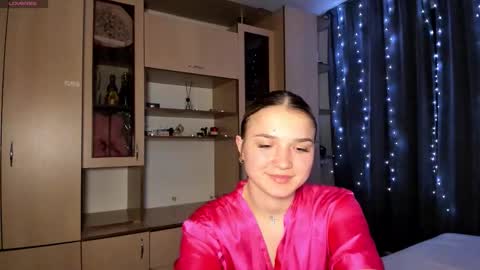 Snapshot of honeybunnyyy_ chatting on 28, 3, 2026 HoneyBunny online show from 28, 3, 2026