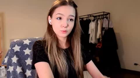 Snapshot of honeycomfya chatting on 13, 4, 2026 Masha online show from 13, 4, 2026