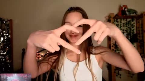 Snapshot of honeycomfya chatting on 13, 5, 2026 Masha online show from 13, 5, 2026