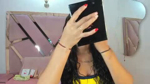 Snapshot of honeyht chatting on 7, 7, 2026 honeyht online show from 7, 7, 2026