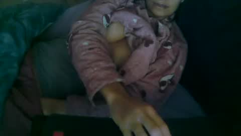 Snapshot of honeyjuice7 chatting on 18, 12, 2025 Sensimilla online show from 18, 12, 2025