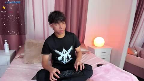 Snapshot of honeymoon_sariel chatting on 3, 11, 2025 honeymoon_sariel online show from 3, 11, 2025