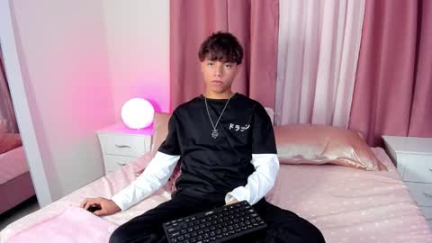 Snapshot of honeymoon_sariel chatting on 14, 11, 2025 honeymoon_sariel online show from 14, 11, 2025