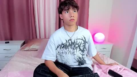 Snapshot of honeymoon_sariel chatting on 19, 11, 2025 honeymoon_sariel online show from 19, 11, 2025