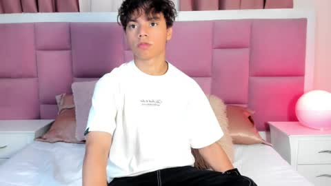 Snapshot of honeymoon_sariel chatting on 3, 5, 2026 honeymoon_sariel online show from 3, 5, 2026