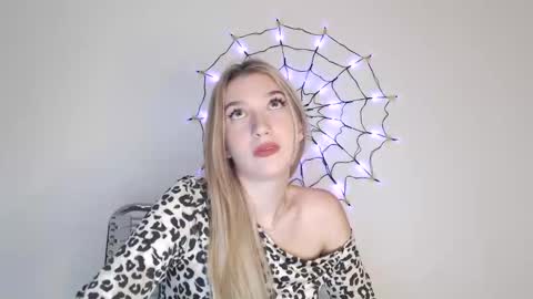 honeyveil online show from 22, 10, 2025