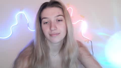 honeyveil online show from 31, 3, 2026